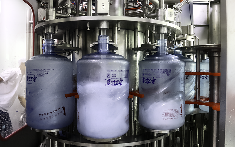 山东淄博1200BPH循环桶生产线