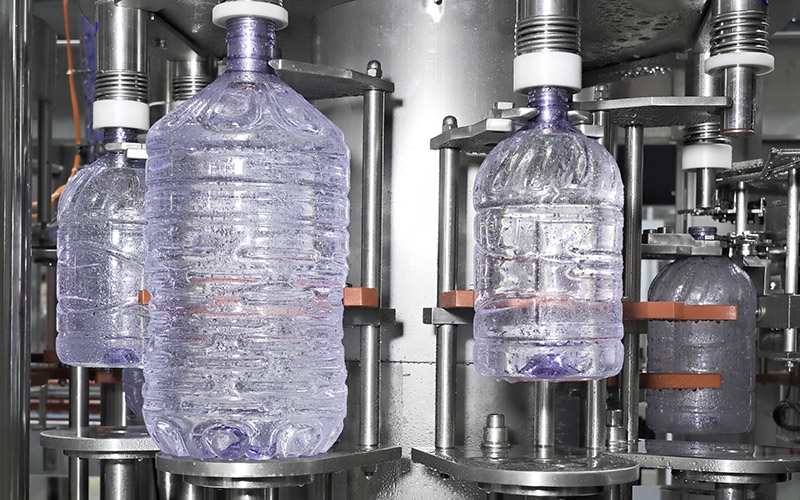 甘肃白银5L&10L兼容式灌装生产线